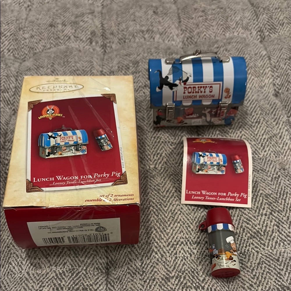 2004 Hallmark Christmas ornament featuring lunch wagon for Porky Pig